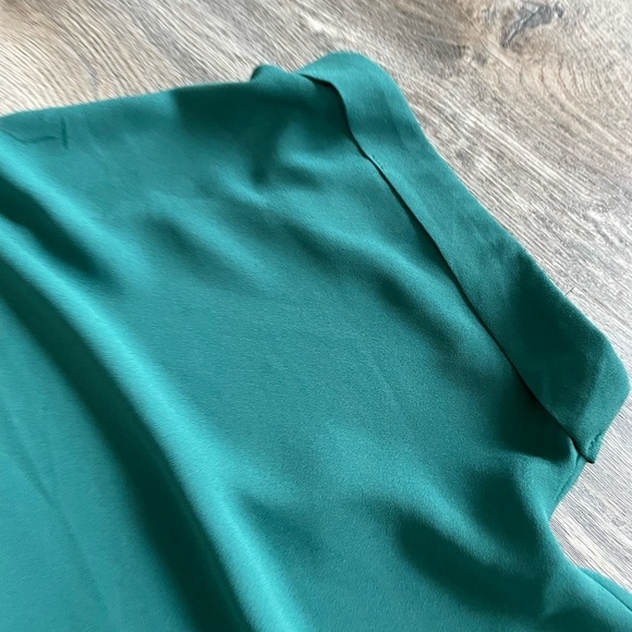 Lush NWT Women’s criss cross v neck top, size large. - Picture 4 of 10